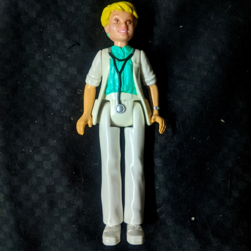 PLAYSKOOL Dollhouse 5.75" WOMAN DOCTOR NURSE MOM People Doll Poseable 1994 Rare